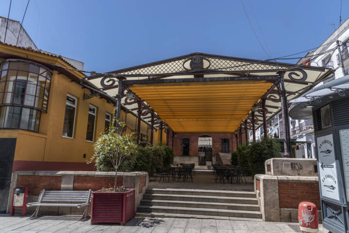 Badajoz - Mérida 083 - plaza y mercado de Calatrava.jpg
